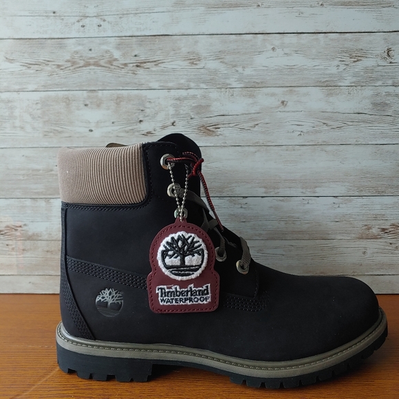 TIMBERLAND WOMEN'S PREMIUM 6-INCH WP BOOTS. BLACK - Picture 2 of 6